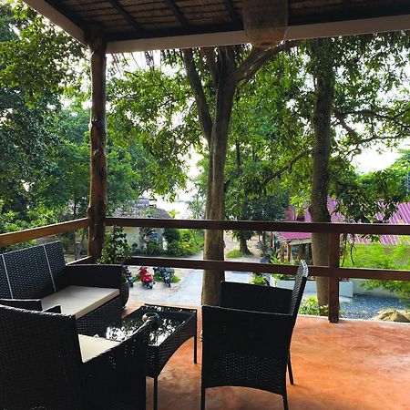 Ocean Vibes Hotel Thongsala Exterior photo