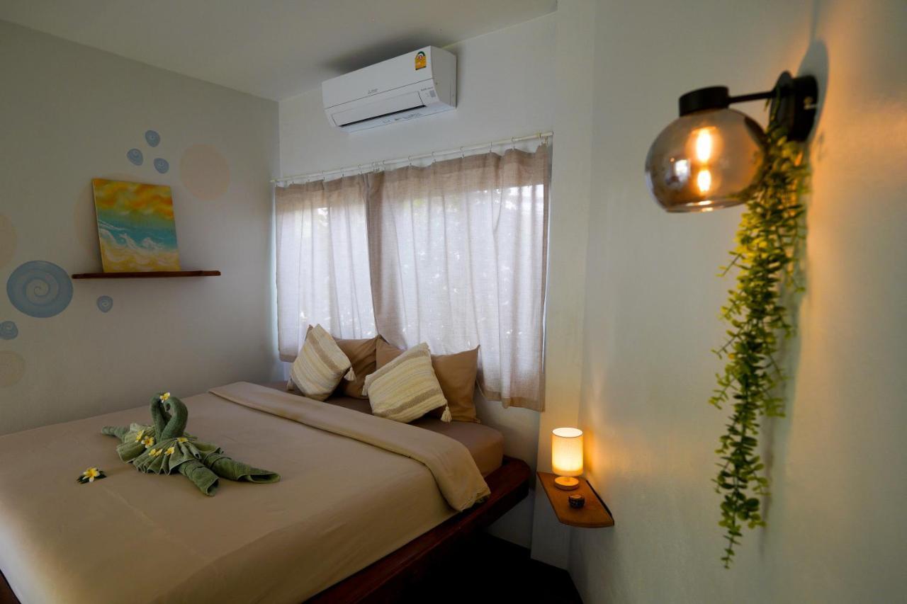 Ocean Vibes Hotel Thongsala Exterior photo