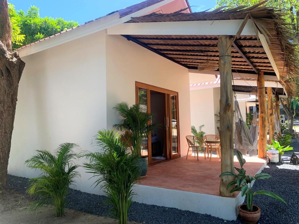 Ocean Vibes Hotel Thongsala Exterior photo