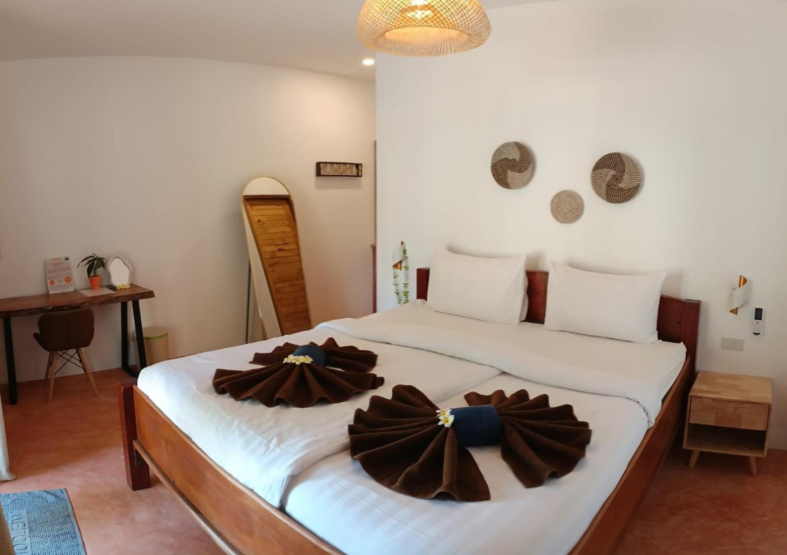 Ocean Vibes Hotel Thongsala Exterior photo